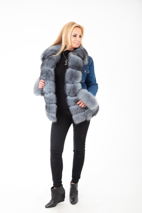 EKSKLUZYWNA PARKA DŻINSOWA DAMSKA OBSZYTA PIĘKNYM NATURALNYM FUTREM Z LISA EKSKLUZYWNA PARKA DŻINSOWA DAMSKA OBSZYTA PIĘKNYM NATURALNYM FUTREM Z LISA
