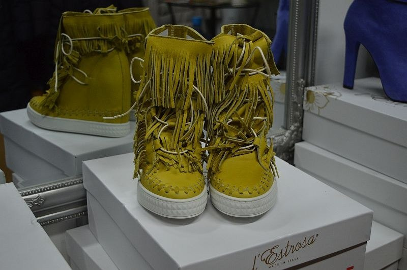 L'ESTROSA OBŁĘDNE SNEAKERSY FRĘDZLE NOWOŚĆ HIT !! L'ESTROSA OBŁĘDNE SNEAKERSY FRĘDZLE NOWOŚĆ HIT !!