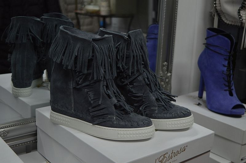 L'ESTROSA OBŁĘDNE SNEAKERSY FRĘDZLE NOWOŚĆ HIT ! L'ESTROSA OBŁĘDNE SNEAKERSY FRĘDZLE NOWOŚĆ HIT !