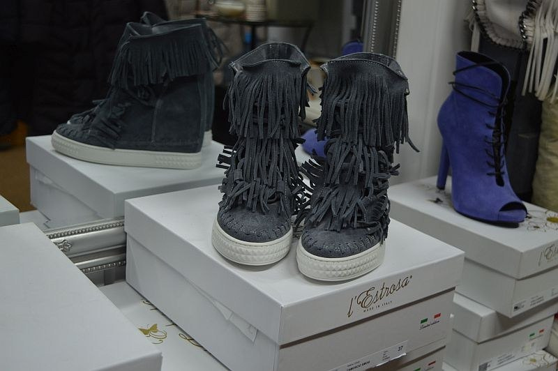 L'ESTROSA OBŁĘDNE SNEAKERSY FRĘDZLE NOWOŚĆ HIT ! L'ESTROSA OBŁĘDNE SNEAKERSY FRĘDZLE NOWOŚĆ HIT !