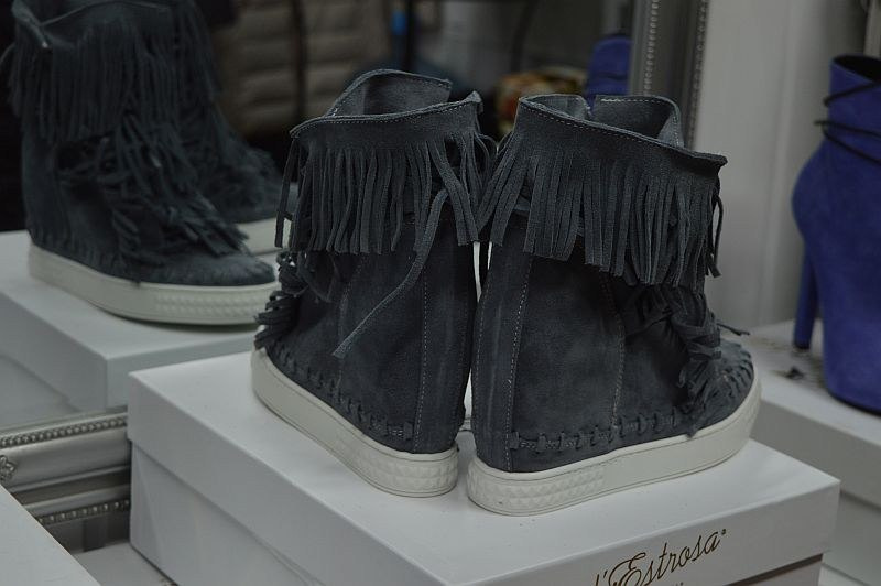 L'ESTROSA OBŁĘDNE SNEAKERSY FRĘDZLE NOWOŚĆ HIT ! L'ESTROSA OBŁĘDNE SNEAKERSY FRĘDZLE NOWOŚĆ HIT !