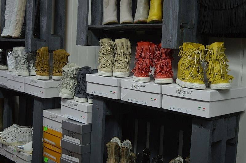 L'ESTROSA OBŁĘDNE SNEAKERSY FRĘDZLE NOWOŚĆ HIT ! L'ESTROSA OBŁĘDNE SNEAKERSY FRĘDZLE NOWOŚĆ HIT !