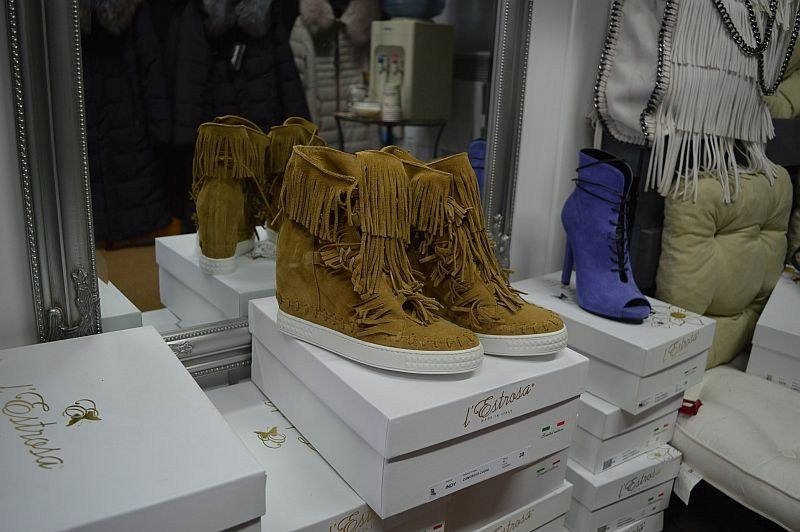 L'ESTROSA OBŁĘDNE SNEAKERSY FRĘDZLE NOWOŚĆ HIT ! L'ESTROSA OBŁĘDNE SNEAKERSY FRĘDZLE NOWOŚĆ HIT !