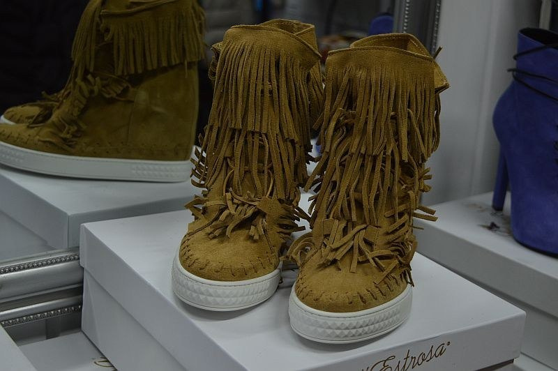L'ESTROSA OBŁĘDNE SNEAKERSY FRĘDZLE NOWOŚĆ HIT ! L'ESTROSA OBŁĘDNE SNEAKERSY FRĘDZLE NOWOŚĆ HIT !