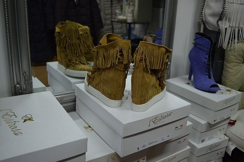 L'ESTROSA OBŁĘDNE SNEAKERSY FRĘDZLE NOWOŚĆ HIT ! L'ESTROSA OBŁĘDNE SNEAKERSY FRĘDZLE NOWOŚĆ HIT !
