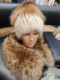 CZAPKA Z NATURALNEGO FUTRA Z NOREK I POMPONEM Z JENOTA LUB SREBRNEGO LISA ROZMIAR UNIWERSALNY