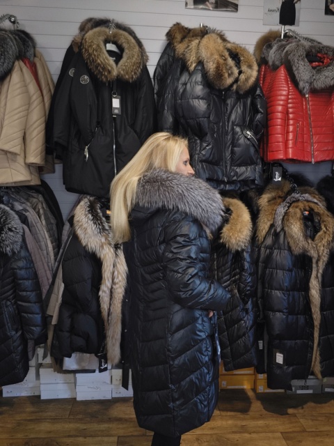 EKSKLUZYWNY EFEKTOWNY PŁASZCZ PUCHOWY JAKOŚĆ PREMIUM NATURALNY SREBRNY LIS